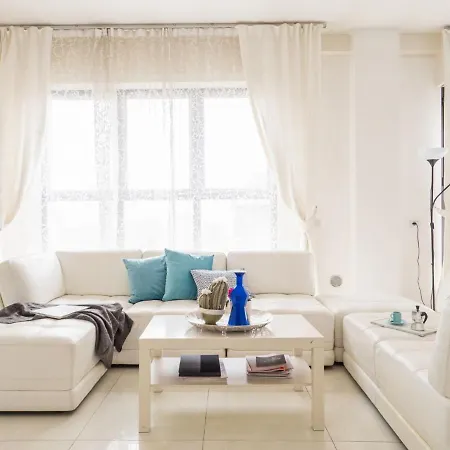 The Rent - Spacious With Balcony In Viale Monza Milán