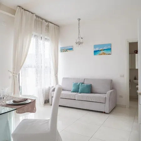 The Rent - Spacious With Balcony In Viale Monza Apartment