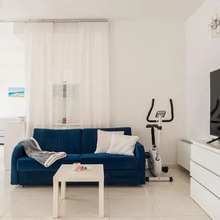 The Rent - Spacious With Balcony In Viale Monza * Milan