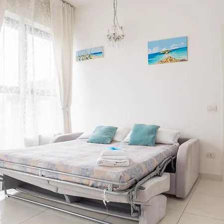 Apartment The Rent - Spacious With Balcony In Viale Monza