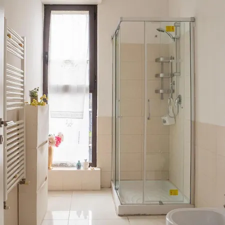 The Rent - Spacious With Balcony In Viale Monza Apartment