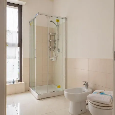 The Rent - Spacious With Balcony In Viale Monza Apartment *